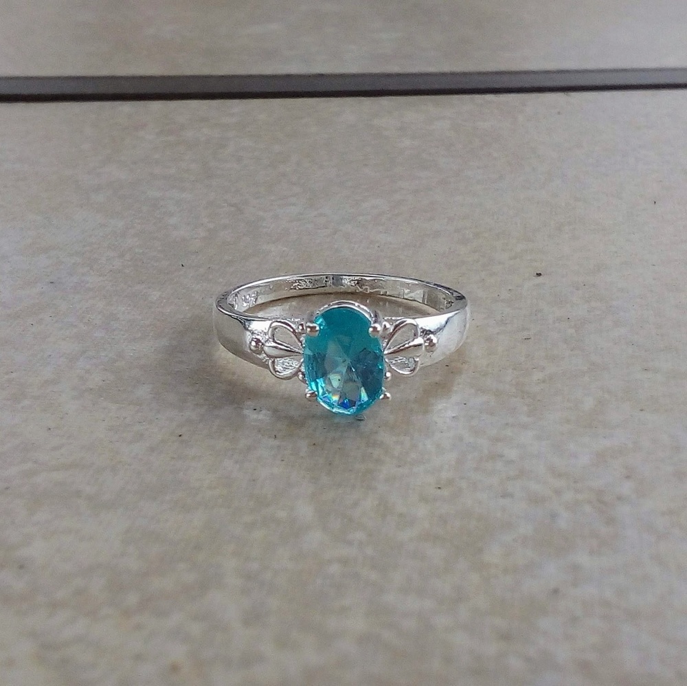Sterling Silver CZ Ring - US Size: (9)